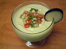 西班牙凉菜汤,牛油果,电源