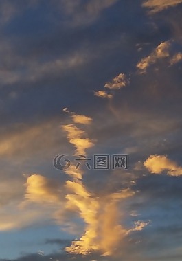 巨大的云,美麗的天空,光明云