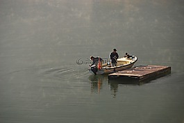 hallstätter湖畔,奥地利,雾