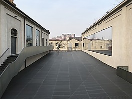 基金會(huì)，布拉格,米蘭,展覽
