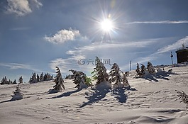 冬天,太陽(yáng),雪