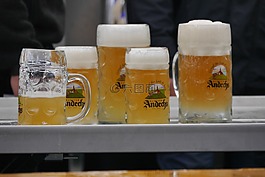 啤酒,五一勞動節慶祝活動,五朔節花柱