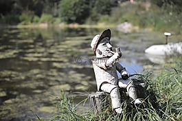 小男人,木娃娃,水