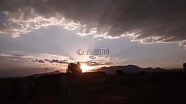 云,太陽(yáng),性質(zhì)