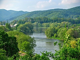 sanok,圣,河