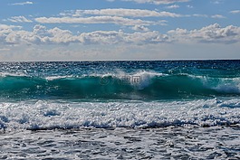 波,砸,海
