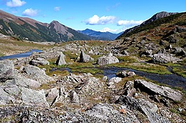 山,岩,一个古老的火山