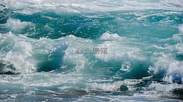 波,砸,海