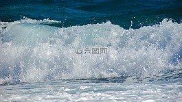 波,砸,海