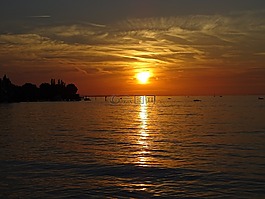日落在湖,日落的时候,湖