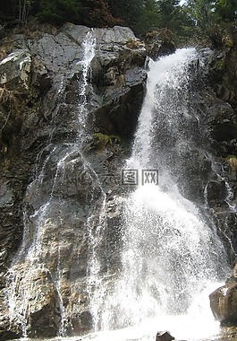 卡薩,瀑布山,瀑布以及帶淋浴和免費洗浴用品