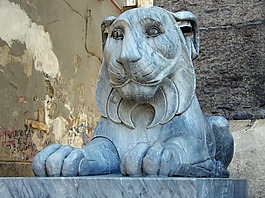 那不勒斯,普拉扎德-plébiscito,獅子