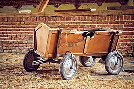 谷倉(cāng),嬰兒小推車,木車