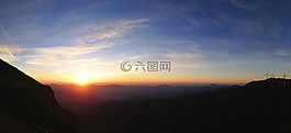 高原,日出,風(fēng)車