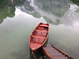 湖braies,小船,木材