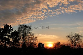 傍晚的天空,日落,云