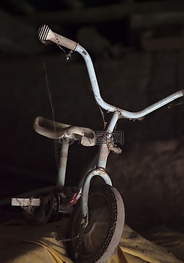 三輪車,老,蜘蛛網(wǎng)
