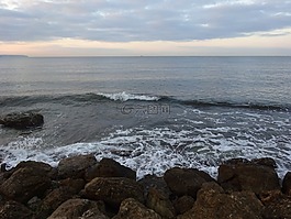 海,巖,波