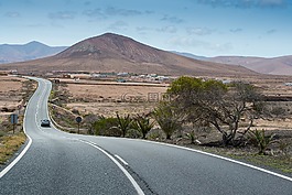 富埃特文圖拉,方式,公路