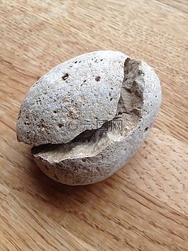 石頭蛋,復(fù)活節(jié),分手