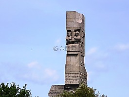 格但斯克,格但斯克投入營(yíng)運(yùn),戰(zhàn)爭(zhēng)紀(jì)念館
