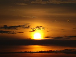 東,太陽(yáng),甜點(diǎn)
