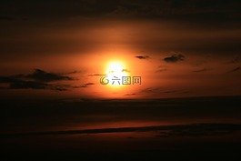 東,太陽,甜點(diǎn)