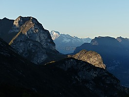 山,加爾達(dá),加爾達(dá)山