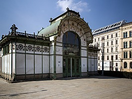 維也納,查爾斯廣場,建設