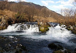 瀑布,溢洪道,秋季