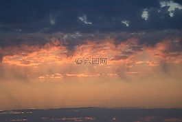 天空,藍色,紅色
