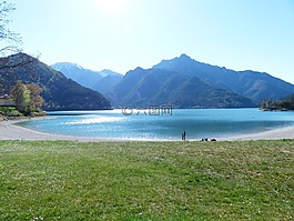 lago di ledro 湖,湖,意大利北部阿爾卑斯山