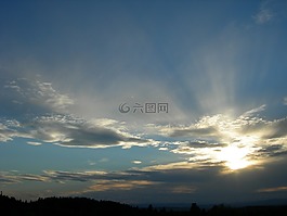 云,太陽(yáng),天堂