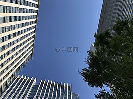 條例草案,藍(lán)色的天空,高層建筑