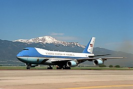 空軍一,飛機(jī),地面