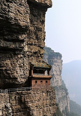 太行山,獨(dú)屋一座,山脊