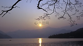 日落,分支機(jī)構(gòu),神秘
