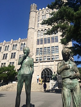 雕像,慶熙大學(xué),大學(xué)