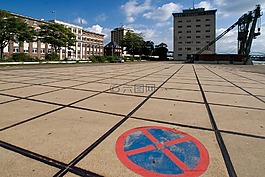 低角度拍攝,工業(yè)廠房,空間