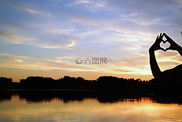 日落,湖上火,湖
