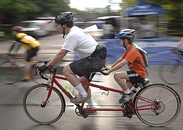骑自行车,骑自行车的人,串联