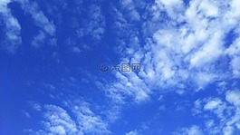 天空,藍(lán)色的天空,云