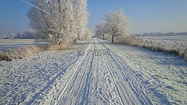寒冬,雪,古老的国家