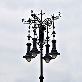 落地?zé)?街,老