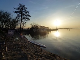 湖,夏季,傍晚的天空