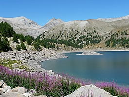 allos 湖,山,徒步旅行