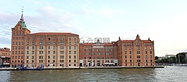 海灣，威尼斯的,建設(shè),水
