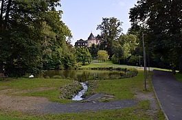 城堡公園,池塘,勞巴赫城堡