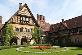 波茨坦,宮 cecilienhof,架構(gòu)
