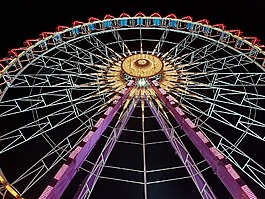 去了解,查看,夜間照片